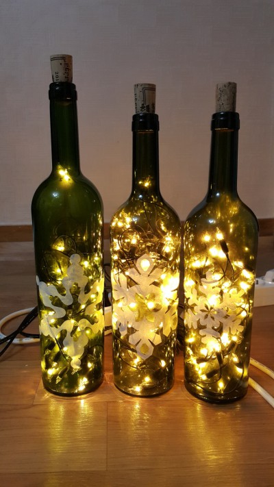 와인병으로 조명 만들기: 쉽고 멋진 DIY 홈 인테리어 아이디어